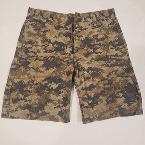Camo carhartt shorts 34w